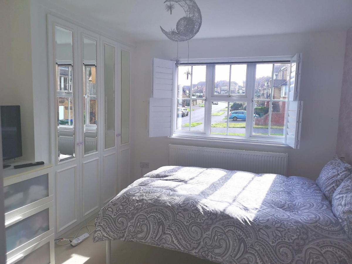 Guest house Bienvenue In Luxury Superking Or Standard Or Budget *